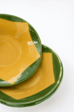 Dos cuencos en amarillo y verde