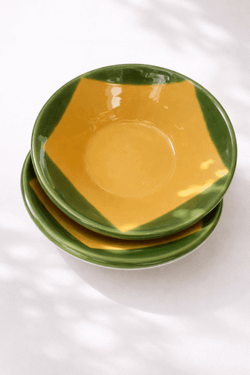 Dos cuencos en amarillo y verde