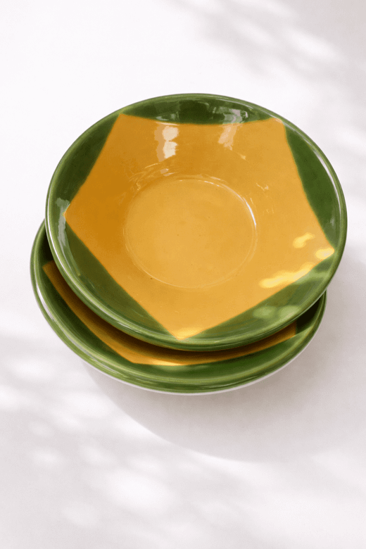 Dos cuencos en amarillo y verde