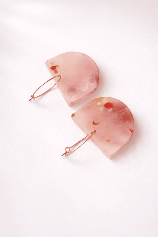 pendientes en color rosa colección MUA