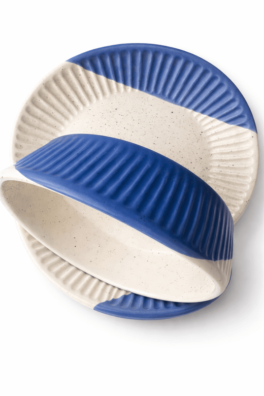 Plato hondo y plato llano en color blanco y azul